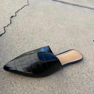 Lulu's Black Croc-Embossed Mules